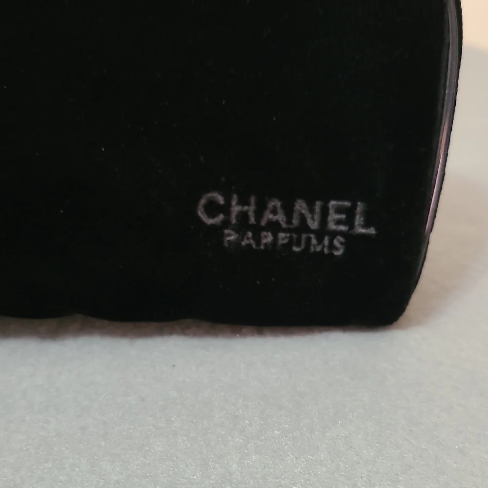 CHANEL Parfums Black‎ Velvet Cosmetic Makeup Bag